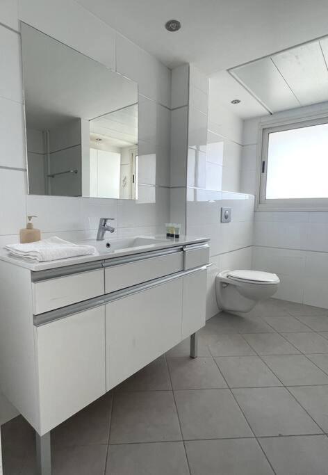 Sunny 3Br Apartment Golf Residence Eilat Eksteriør billede